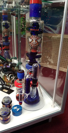 Tobacco Shop «Wonderland Smoke Shop Hasbrouck Heights», reviews and photos, 155 NJ-17, Hasbrouck Heights, NJ 07604, USA