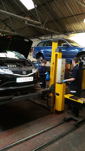 Reviews of J & E Motors in Liverpool - Auto repair shop