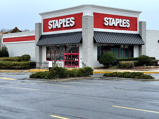 Office Supply Store «Staples», reviews and photos, 921 E Broad St, Fuquay Varina, NC 27526, USA