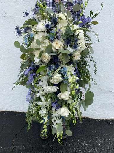 Florist «Country Village Florist and Gifts, Inc.», reviews and photos, 212 E Main St, East Islip, NY 11730, USA