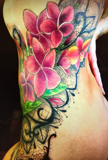 Tattoo Shop «Madame Lazonga Tattoo», reviews and photos, 1529 Western Ave, Seattle, WA 98101, USA