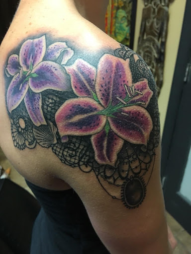 Tattoo and Piercing Shop «Hot Box Tattoos», reviews and photos, 1037 W Brandon Blvd, Brandon, FL 33511, USA