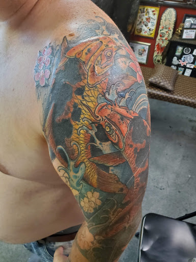 Tattoo Shop «Sacred Hand Tattoo Society», reviews and photos, 960 Parsons Ave, Columbus, OH 43206, USA