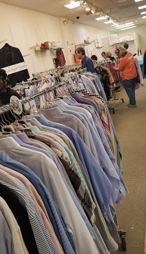 Shopping Mall «The Shops At Kenilworth», reviews and photos, 800 Kenilworth Dr, Towson, MD 21204, USA