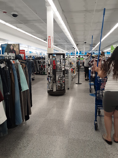 Clothing Store «Ross Dress for Less», reviews and photos, 1900 McLoughlin Blvd, Oregon City, OR 97045, USA