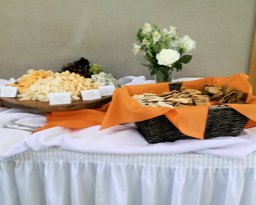 Restaurant «Oak Barrel of Eagle Restaurant and Sports Lounge», reviews and photos, 1065 E Winding Creek Dr, Eagle, ID 83616, USA