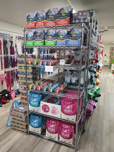 Pet Supply Store «Pet Supply Center», reviews and photos, 3558 Webber St, Sarasota, FL 34239, USA