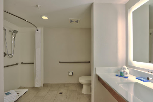 Hotel «Holiday Inn Express Santa Rosa», reviews and photos