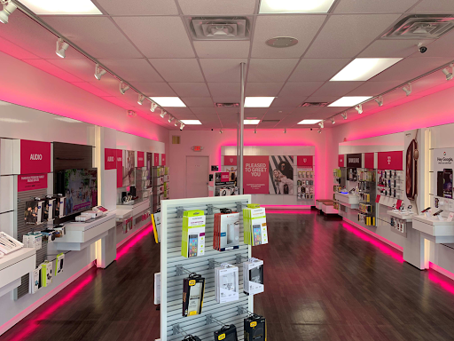Cell Phone Store «T-Mobile», reviews and photos, 33169 W 8 Mile Rd B, Livonia, MI 48152, USA
