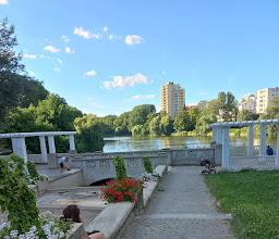 Margarete-und-Arthur-Eloesser-Park photo