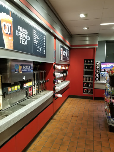 Gas Station «QuikTrip», reviews and photos, 1301 Westport Rd, Kansas City, MO 64111, USA