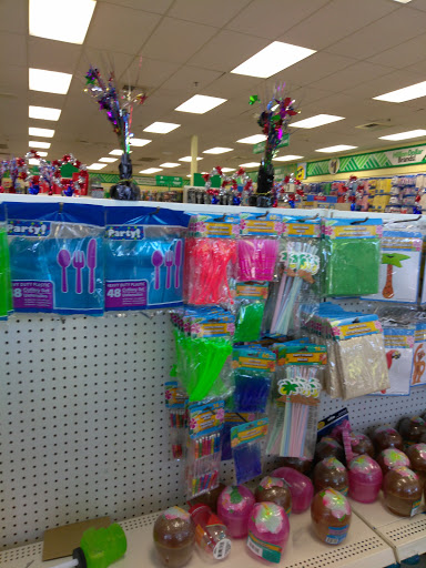 Dollar Store «Dollar Tree», reviews and photos, 4005 Manzanita Ave #32, Carmichael, CA 95608, USA