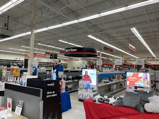 Office Supply Store «Staples», reviews and photos, 30190 US Hwy 19 N, Clearwater, FL 33761, USA