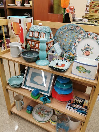 Clothing Store «Furry Friends Thrift», reviews and photos, 615 W Indiantown Rd, Jupiter, FL 33458, USA