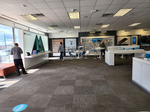 Cell Phone Store «AT&T», reviews and photos, 709 Lewis And Clark Parkway, Clarksville, IN 47129, USA