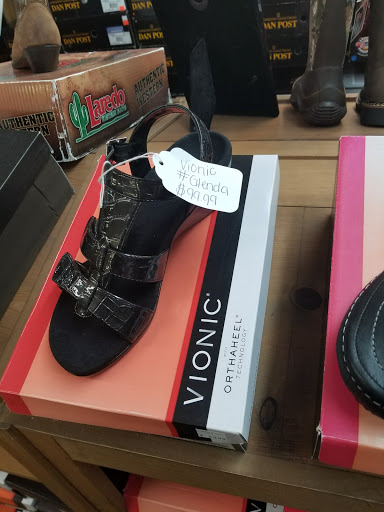 Shoe Store «Hayes Shoes», reviews and photos, 280 Three Springs Rd, Bowling Green, KY 42104, USA