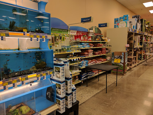 Pet Supply Store «PetSmart», reviews and photos, 5485 Touhy Ave, Skokie, IL 60077, USA