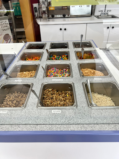 Ice Cream Shop «Carvel», reviews and photos, 305 Valley Rd, Wayne, NJ 07470, USA