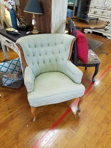 Antique Furniture Store «Jarfly Antique Market», reviews and photos, 47 Railroad Ave, Jefferson, GA 30549, USA