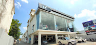 Mahindra Kamlesh Autowheels   Suv & Commercial Vehicle Showroom