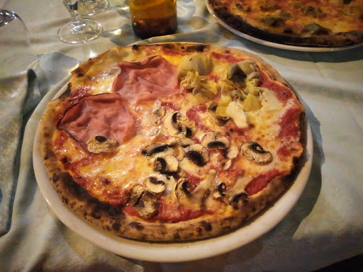 Ristorante Pizzeria La Piazzetta Nuova gestione in Bordighera, Provincia di Imperia
