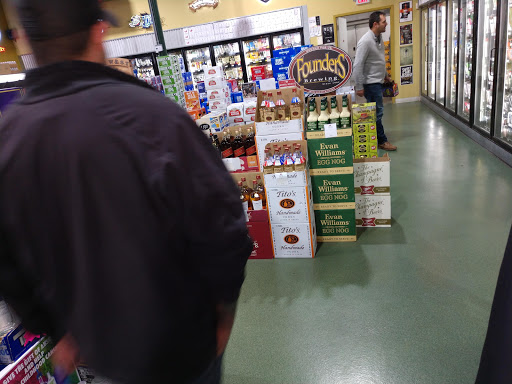 Liquor Store «Crown Liquors», reviews and photos, 8125 E US Hwy 36, Avon, IN 46123, USA