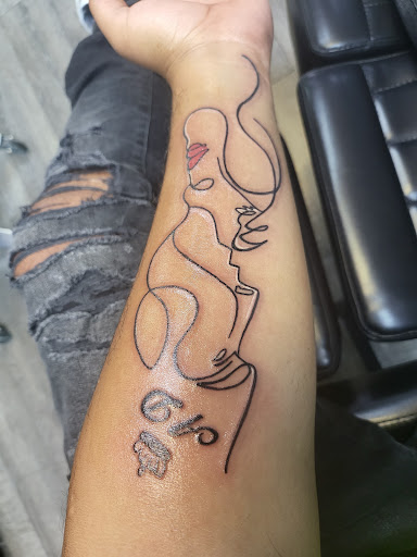 Tattoo Shop «Zeus Tattoos», reviews and photos, 465 W Main St, Waterbury, CT 06702, USA