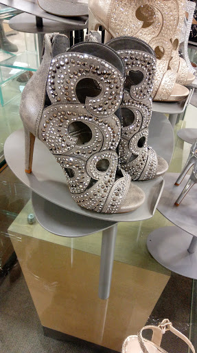 Shopping Mall «Stony Point Fashion Park», reviews and photos, 9200 Stony Point Pkwy, Richmond, VA 23235, USA