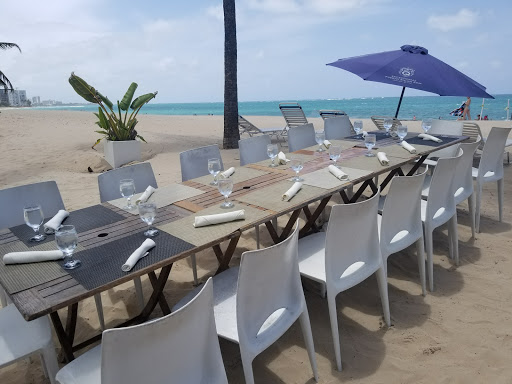Numero Uno Beach Hotel & Restaurant