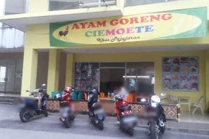 Ayam Goreng Ciemoete image