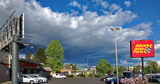 Auto Parts Store «Advance Auto Parts», reviews and photos, 4909 SE Powell Blvd, Portland, OR 97206, USA