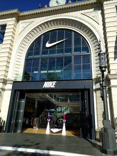 Clothing Store «Nike The Grove», reviews and photos, 189 The Grove Dr, Los Angeles, CA 90036, USA