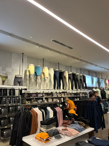 Sportswear Store «lululemon athletica», reviews and photos, 152 South Avenue, Bloomington, MN 55425, USA