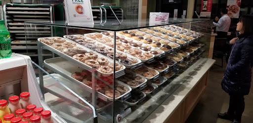 Bakery «Krispy Kreme Doughnuts», reviews and photos, 2146 Leghorn St, Mountain View, CA 94043, USA