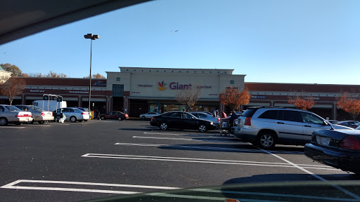 Shopping Mall «Eastover Shopping Center», reviews and photos, 5021-5225 Indian Head Hwy, Oxon Hill, MD 20745, USA