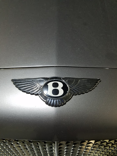 Used Car Dealer «Luxury Imports Auto Sales and Service», reviews and photos, 3975 W Algonquin Rd, Rolling Meadows, IL 60008, USA