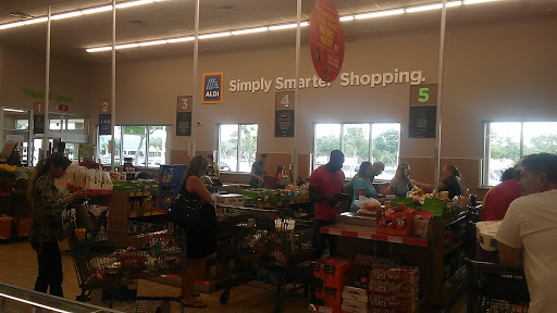 Supermarket «ALDI», reviews and photos, 812 N Nova Rd, Daytona Beach, FL 32117, USA