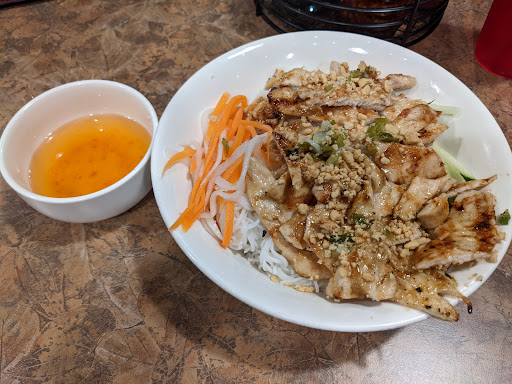 Shopping Mall «West Broad Commons Shopping Ctr», reviews and photos, 9031 W Broad St, Richmond, VA 23294, USA