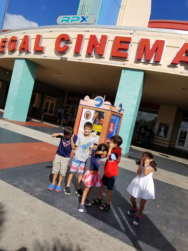 Movie Theater «Regal Cinemas The Loop 16 & RPX», reviews and photos, 3232 N John Young Pkwy, Kissimmee, FL 34741, USA