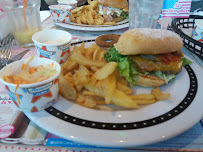 Hamburger du Restaurant américain Memphis - Restaurant Diner à Saint-Saturnin - n°18