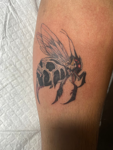 Explore lightning bug tattoo ideas, creative tattoo ideas in Naples, available at IndigenousTinta tattoo studio