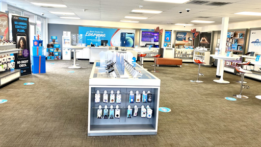 Cell Phone Store «AT&T», reviews and photos, 1332 N John Young Pkwy, Kissimmee, FL 34741, USA