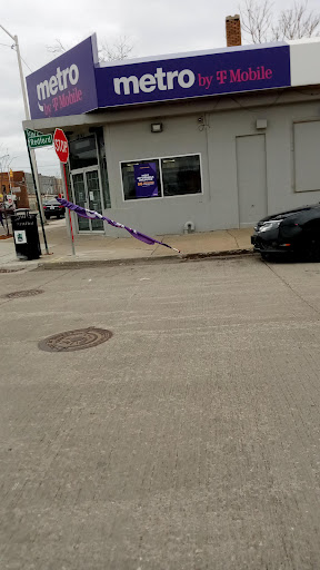 MetroPCS Corporate Store, 29233 W 6 Mile Rd, Livonia, MI 48152, USA, 