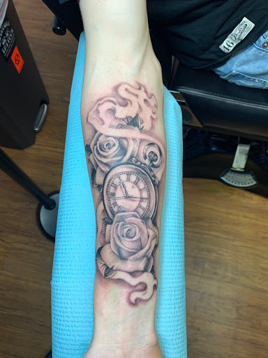 Tattoo Shop «Incredible Ink Tattoo», reviews and photos, 37 New Orleans Rd, Hilton Head Island, SC 29928, USA