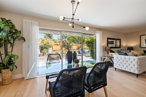 Elena Mendelson, MBA REALTOR with Compass image