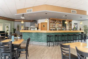 Groni's Restaurant & Bar image