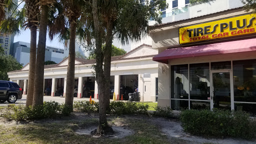 Tire Shop «Tires Plus», reviews and photos, 201 N Federal Hwy, Fort Lauderdale, FL 33301, USA