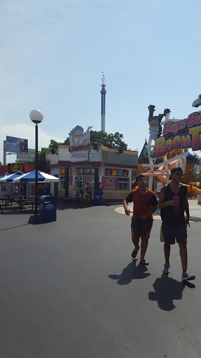 Shopping Mall «Looney Tunes Mall - Six Flags Over Texas», reviews and photos, 2201 E Road to Six Flags St, Arlington, TX 76011, USA