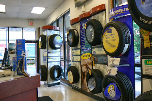 Tire Shop «Midtown Tire - Toco Hills», reviews and photos, 2916 N Druid Hills Rd NE, Atlanta, GA 30329, USA