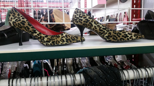 Thrift Store «Community Thrift Store», reviews and photos, 3440 Grand Ave, Gurnee, IL 60031, USA